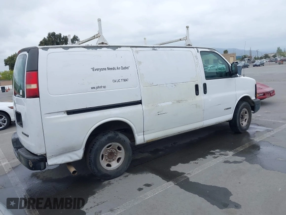 2005 Chevrolet Express Cargo Van with VIN 1GCGG25V451259439, listed as a IAAI auction lot 42117659 with 109,763 mi miles. Bid and sale history available at carsss.com. Image 4.