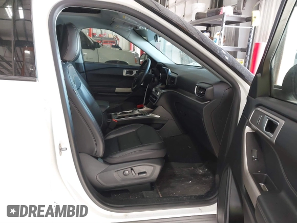 2023 Ford Explorer XLT with VIN 1FMSK8DH2PGB30764, listed as a IAAI auction lot 41608272 with 33,952 mi miles. Bid and sale history available at carsss.com. Image 5.