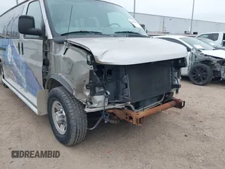 2006 Chevrolet Express Passenger с VIN 1GAHG39U261144232, выставлен на аукционе IAAI как лот 41606898 с пробегом 77 790 миль миль и . История ставок и продаж доступна на DreamBid. Изображение 6.