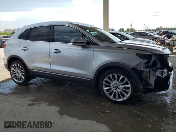 2017 Lincoln MKC Reserve with VIN 5LMCJ3C99HUL14684, listed as a Copart auction lot 58817385 with 77,005 mi miles and Salvage title. Bid and sale history available at DreamBid. Image 4.
