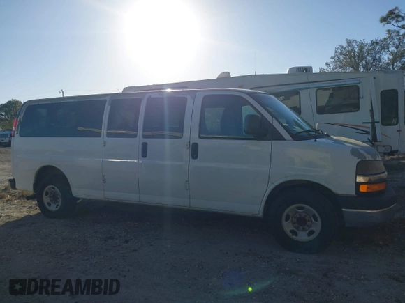 2012 Chevrolet Express Passenger 1LT z VIN 1GAZG1FA3C1128586, wystawiony jako IAAI lot #41469668 z przebiegiem 182 658 mil mil oraz . Historia ofert i sprzedaży dostępna na DreamBid. Obrazek 13.