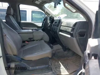 2019 Ford F-250 XL with VIN 1FD7W2B61KEG48748, listed as a IAAI auction lot 42560434 with 161,957 mi miles and . Bid and sale history available at DreamBid. Image 5.