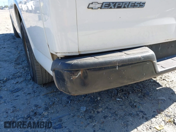 2010 Chevrolet Express Cargo Van with VIN 1GCUGADX3A1131204, listed as a IAAI auction lot 40709065 with 312,430 mi miles. Bid and sale history available at carsss.com. Image 6.