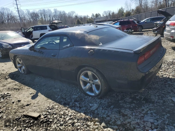 2014 Dodge Challenger R/T Plus z VIN 2C3CDYBT5EH108936, wystawiony jako Copart lot #46652305 z przebiegiem 229 673 mil mil oraz Szkoda całkowita • Salvage title. Historia ofert i sprzedaży dostępna na DreamBid. Obrazek 2.