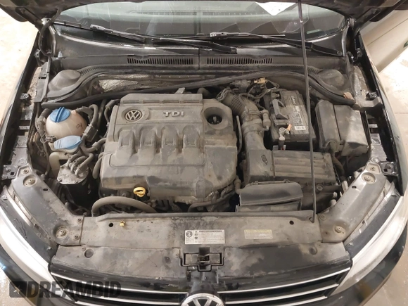 2015 Volkswagen Jetta Sedan 2.0L TDI SEL with VIN 3VWLA7AJ2FM341784, listed as a IAAI auction lot 41577281 with 139,688 mi miles. Bid and sale history available at carsss.com. Image 10.
