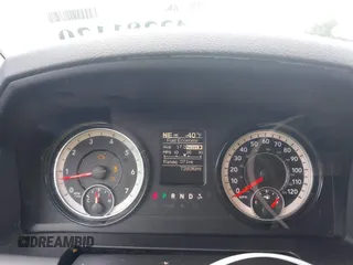 2018 Ram 1500 Express z VIN 3C6RR6KGXJG234449, wystawiony jako IAAI lot #42281120 z przebiegiem 72 896 mil mil oraz . Historia ofert i sprzedaży dostępna na DreamBid. Obrazek 7.