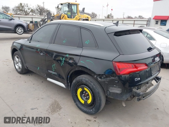 2018 Audi Q5 Premium with VIN WA1ANAFY1J2141197, listed as a IAAI auction lot 41427699 with 85,263 mi miles. Bid and sale history available at carsss.com. Image 3.