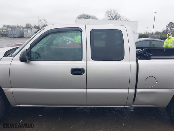 2006 Chevrolet Silverado 1500 LS with VIN 1GCEC19X96Z271646, listed as a IAAI auction lot 41412231 with 213,065 mi miles. Bid and sale history available at carsss.com. Image 14.