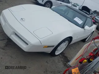 1988 Chevrolet Corvette with VIN 1G1YY218XJ5117657, listed as a IAAI auction lot 41383997 with 33,172 mi miles. Bid and sale history available at carsss.com. Image 2.