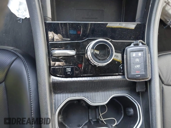 2024 Jeep Grand Cherokee with VIN 1C4RJYB6XR8612970, listed as a IAAI auction lot 42324488 with 5,701 mi miles and . Bid and sale history available at DreamBid. Image 11.