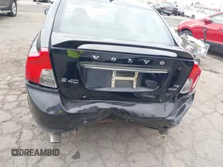 2010 Volvo S40 R-Design with VIN YV1672MH4A2488208, listed as a IAAI auction lot 41462415 with 125,665 mi miles. Bid and sale history available at carsss.com. Image 6.