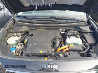 2018 Kia Niro EX with VIN KNDCC3LC5J5119050, listed as a IAAI auction lot 41676002 with 203,043 mi miles. Bid and sale history available at carsss.com. Image 10.