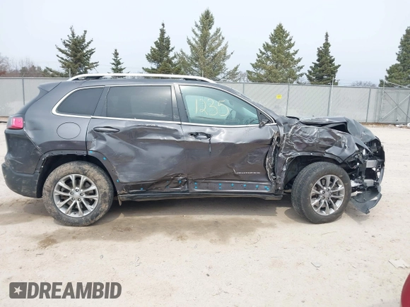 2019 Jeep Cherokee Latitude Plus с VIN 1C4PJMLX8KD255227, выставлен на аукционе IAAI как лот 41991235 с пробегом 104 879 миль миль и . История ставок и продаж доступна на DreamBid. Изображение 14.