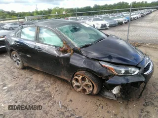 2021 Kia Forte LXS z VIN 3KPF24AD3ME370093, wystawiony jako IAAI lot #42253166 z przebiegiem 31 371 mil mil oraz . Historia ofert i sprzedaży dostępna na DreamBid. Obrazek 1.