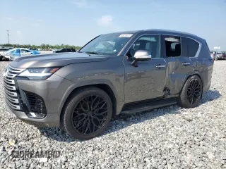 2023 Lexus LX 600 Luxury z VIN JTJGB7CX5P4016267, wystawiony jako Copart lot #58338625 z przebiegiem 17 368 mil mil oraz Szkoda całkowita • Salvage title. Historia ofert i sprzedaży dostępna na DreamBid. Obrazek 1.