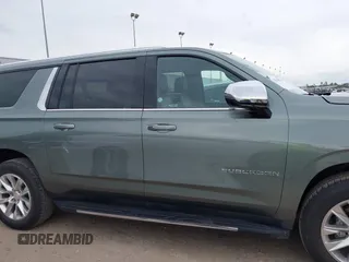 2023 Chevrolet Suburban Premier z VIN 1GNSCFKD8PR362870, wystawiony jako IAAI lot #42148476 z przebiegiem 54 983 mil mil oraz . Historia ofert i sprzedaży dostępna na DreamBid. Obrazek 14.