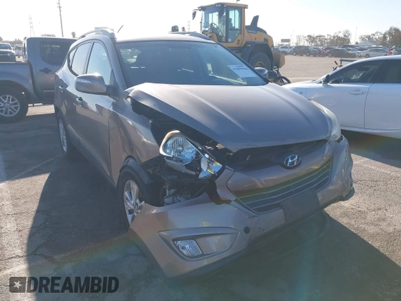 2013 Hyundai Tucson GLS with VIN KM8JU3AC0DU705782, listed as a IAAI auction lot 41804846 with 81,260 mi miles. Bid and sale history available at carsss.com. Image 6.