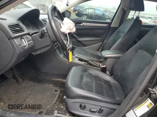 2015 Volkswagen Passat SE с VIN 1VWBS7A35FC007017, выставлен на аукционе Copart как лот 81090344 с пробегом 133 751 миль миль и На запчасти • Non repairable. История ставок и продаж доступна на DreamBid. Изображение 7.