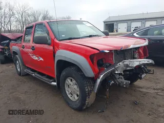 2005 Chevrolet Colorado 1SF LS Z71 with VIN 1GCDT136358265714, listed as a IAAI auction lot 41685690 with 117,999 mi miles. Bid and sale history available at carsss.com. Image 1.