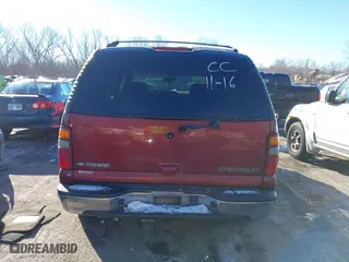 2002 Chevrolet Tahoe LT with VIN 1GNEK13Z82J299497, listed as a IAAI auction lot 41304388 with 146,007 mi miles. Bid and sale history available at carsss.com. Image 17.