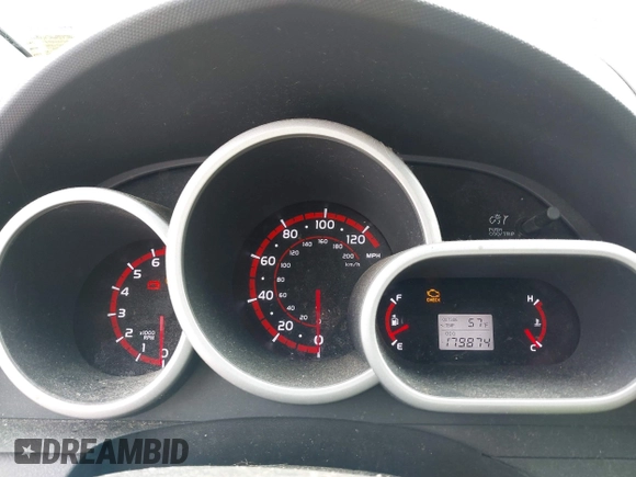2009 Pontiac Vibe w/1SA with VIN 5Y2SL67859Z404323, listed as a IAAI auction lot 42172647 with 179,874 mi miles. Bid and sale history available at carsss.com. Image 7.