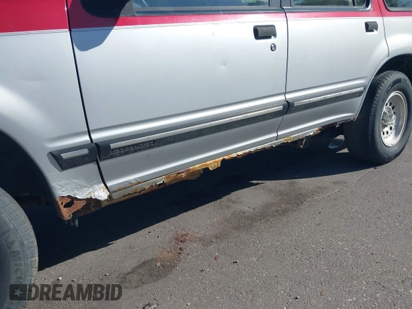 1992 Ford Explorer Eddie Bauer with VIN 1FMDU34X8NUB56927, listed as a IAAI auction lot 42330007 with Not provided miles and . Bid and sale history available at DreamBid. Image 6.