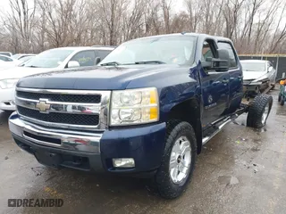 2010 Chevrolet Silverado 1500 LT with VIN 3GCRKSE31AG224178, listed as a IAAI auction lot 41448004 with 163,933 mi miles. Bid and sale history available at carsss.com. Image 17.