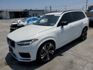 2020 Volvo XC90 R-Design z VIN YV4BR0CMXL1616605, wystawiony jako Copart lot #60628505 z przebiegiem 38 417 mil mil oraz Szkoda całkowita • Salvage title. Historia ofert i sprzedaży dostępna na DreamBid. Obrazek 1.