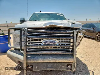 2019 Ford F-250 XL with VIN 1FT7W2BT6KED82721, listed as a Copart auction lot 61027695 with 166,167 mi miles and Salvage title. Bid and sale history available at DreamBid. Image 5.