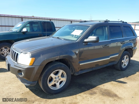 2006 Jeep Grand Cherokee Limited with VIN 1J8HR58226C180268, listed as a IAAI auction lot 42065135 with 232,207 mi miles. Bid and sale history available at carsss.com. Image 2.