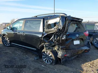 2018 Toyota Sienna XLE with VIN 5TDDZ3DC9JS207367, listed as a IAAI auction lot 41877615 with 104,500 mi miles. Bid and sale history available at carsss.com. Image 3.