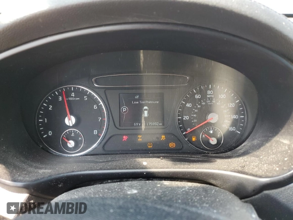 2016 Kia Sorento LX z VIN 5XYPGDA56GG168628, wystawiony jako Copart lot #59299505 z przebiegiem 175 992 mil mil oraz Nie do naprawy • Non repairable. Historia ofert i sprzedaży dostępna na DreamBid. Obrazek 9.