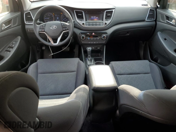 2017 Hyundai Tucson SE z VIN KM8J33A42HU486275, wystawiony jako Copart lot #53658145 z przebiegiem 31 928 mil mil oraz Szkoda całkowita • Salvage title. Historia ofert i sprzedaży dostępna na DreamBid. Obrazek 8.