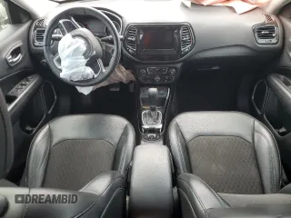 2020 Jeep Compass Altitude z VIN 3C4NJCBB5LT162409, wystawiony jako Copart lot #47762665 z przebiegiem 48 535 mil mil oraz Szkody całkowita. Historia ofert i sprzedaży dostępna na DreamBid. Obrazek 8.