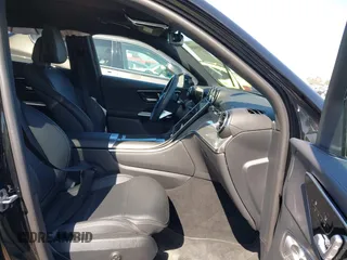 2024 Mercedes-Benz GLC 300 z VIN W1NKM4HB2RF190431, wystawiony jako IAAI lot #41859830 z przebiegiem 7 259 mil mil oraz . Historia ofert i sprzedaży dostępna na DreamBid. Obrazek 5.
