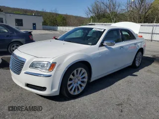 2014 Chrysler 300 z VIN 2C3CCAAG5EH343013, wystawiony jako Copart lot #54422505 z przebiegiem 86 036 mil mil oraz Szkody całkowita. Historia ofert i sprzedaży dostępna na DreamBid. Obrazek 1.
