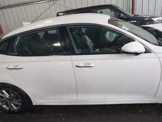 2019 Kia Optima LX with VIN 5XXGT4L33KG363512, listed as a IAAI auction lot 41824631 with 105,034 mi miles. Bid and sale history available at carsss.com. Image 14.