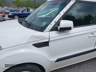 2012 Kia Soul with VIN KNDJT2A59C7439484, listed as a IAAI auction lot 42114087 with 142,933 mi miles. Bid and sale history available at carsss.com. Image 12.