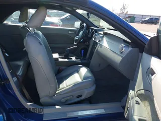 2008 Ford Mustang Deluxe with VIN 1ZVHT84N685117737, listed as a IAAI auction lot 41086449 with 215,136 mi miles and . Bid and sale history available at carsss.com. Image 5.