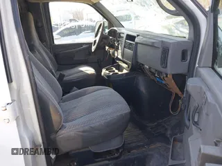 2007 Chevrolet Express Cargo Van with VIN 1GCGG25VX71126543, listed as a IAAI auction lot 41642079 with 97,859 mi miles. Bid and sale history available at carsss.com. Image 5.