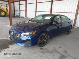 2023 Nissan Altima SR z VIN 1N4BL4CV3PN367086, wystawiony jako IAAI lot #42377083 z przebiegiem 52 417 mil mil oraz . Historia ofert i sprzedaży dostępna na DreamBid. Obrazek 17.