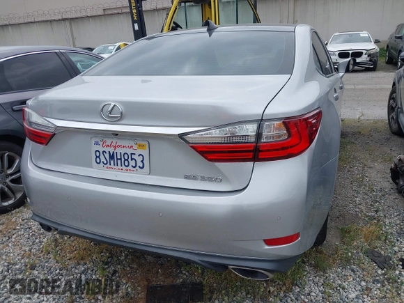 2018 Lexus ES with VIN 58ABK1GG5JU086299, listed as a IAAI auction lot 41636953 with 127,283 mi miles. Bid and sale history available at carsss.com. Image 17.