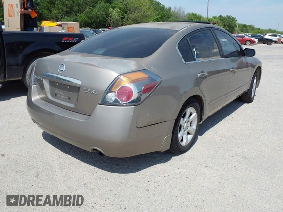 2007 Nissan Altima 2.5 with VIN 1N4AL21E57N420597, listed as a IAAI auction lot 42037962 with 1 mi miles. Bid and sale history available at carsss.com. Image 4.