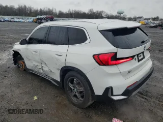 2024 BMW X1 xDrive28i z VIN WBX73EF05R5Y30843, wystawiony jako Copart lot #51692185 z przebiegiem 8 573 mil mil oraz Szkoda całkowita • Salvage title. Historia ofert i sprzedaży dostępna na DreamBid. Obrazek 2.