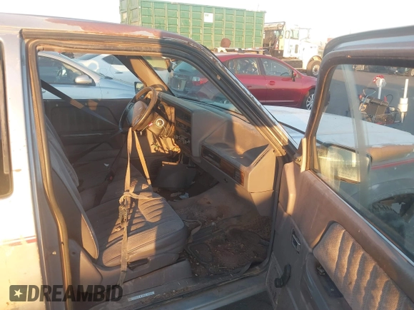 1994 Dodge Dakota with VIN 1B7GL23X6RS612067, listed as a IAAI auction lot 41196975 with 186,743 mi miles and . Bid and sale history available at DreamBid. Image 5.