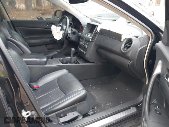 2011 Nissan Maxima SV z VIN 1N4AA5AP8BC824023, wystawiony jako IAAI lot #41937867 z przebiegiem 159 886 mil mil oraz . Historia ofert i sprzedaży dostępna na DreamBid. Obrazek 5.
