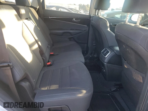 2019 Kia Sorento S z VIN 5XYPG4A51KG496600, wystawiony jako Copart lot #79968444 z przebiegiem 132 401 mil mil oraz Szkoda całkowita • Salvage title. Historia ofert i sprzedaży dostępna na DreamBid. Obrazek 11.