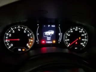 2017 Jeep Renegade Latitude z VIN ZACCJBBB4HPF16226, wystawiony jako Copart lot #50770685 z przebiegiem 116 805 mil mil oraz Szkody całkowita. Historia ofert i sprzedaży dostępna na DreamBid. Obrazek 9.