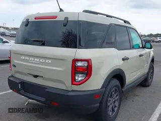 2024 Ford Bronco Sport Big Bend z VIN 3FMCR9B64RRF67202, wystawiony jako IAAI lot #42028035 z przebiegiem 454 mil mil oraz . Historia ofert i sprzedaży dostępna na DreamBid. Obrazek 4.