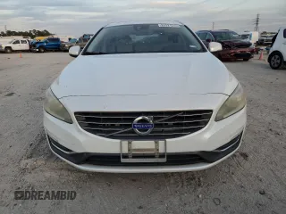 2015 Volvo V60 z VIN YV1612SC3F1209482, wystawiony jako Copart lot #83221514 z przebiegiem 177 059 mil mil oraz Czysty tytuł • Clean title. Historia ofert i sprzedaży dostępna na DreamBid. Obrazek 5.